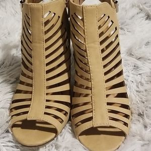 **Mint Condition**  Used twice...